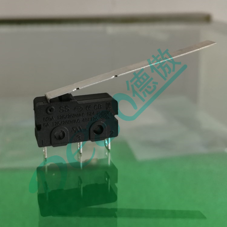 基本型微動(dòng)開(kāi)關(guān)  廣東廠家直銷