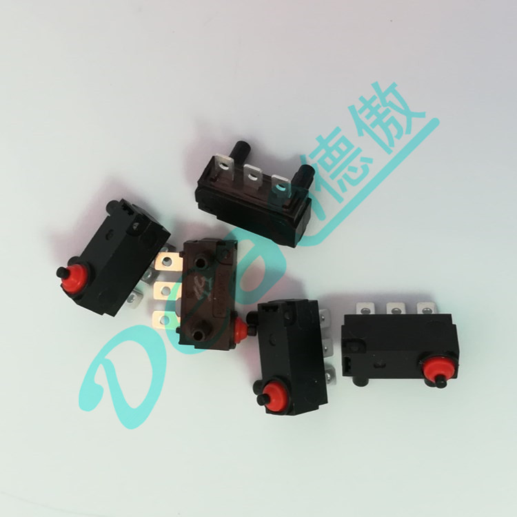 環(huán)保帶安規(guī)認證小型防水微動開關(guān)